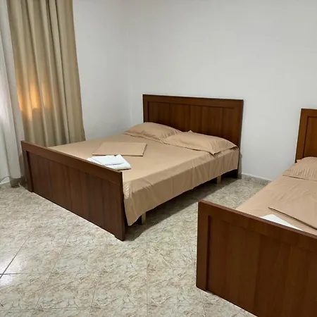 Melas Alloggio in famiglia Durrës